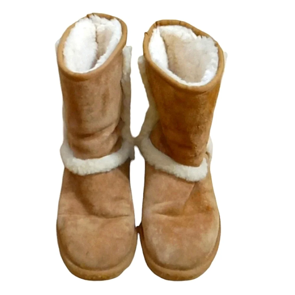 UGG Carter Chestnut Suede Boots Exposed Sheepskin Trim Size 6